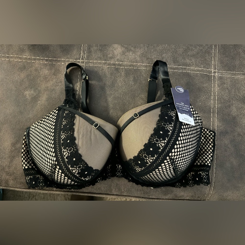 Tan and black lace 44DD bra